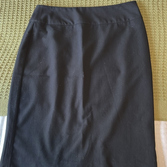 Three black skirts - Picture 6 of 7